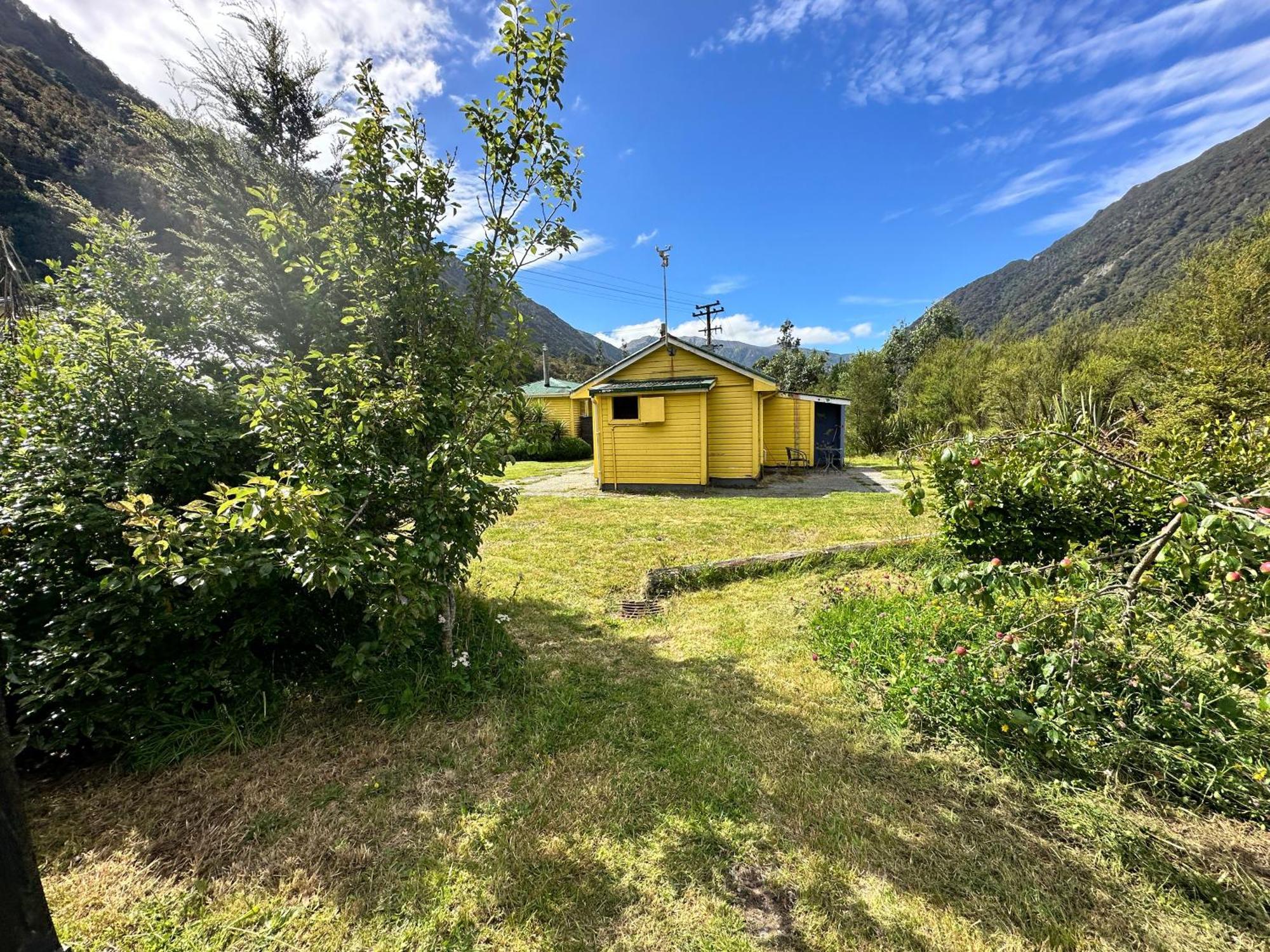 Villa Rustic, Basic Cosy Alpine Hut, In The Middle Of The Mountains à Otira Extérieur photo