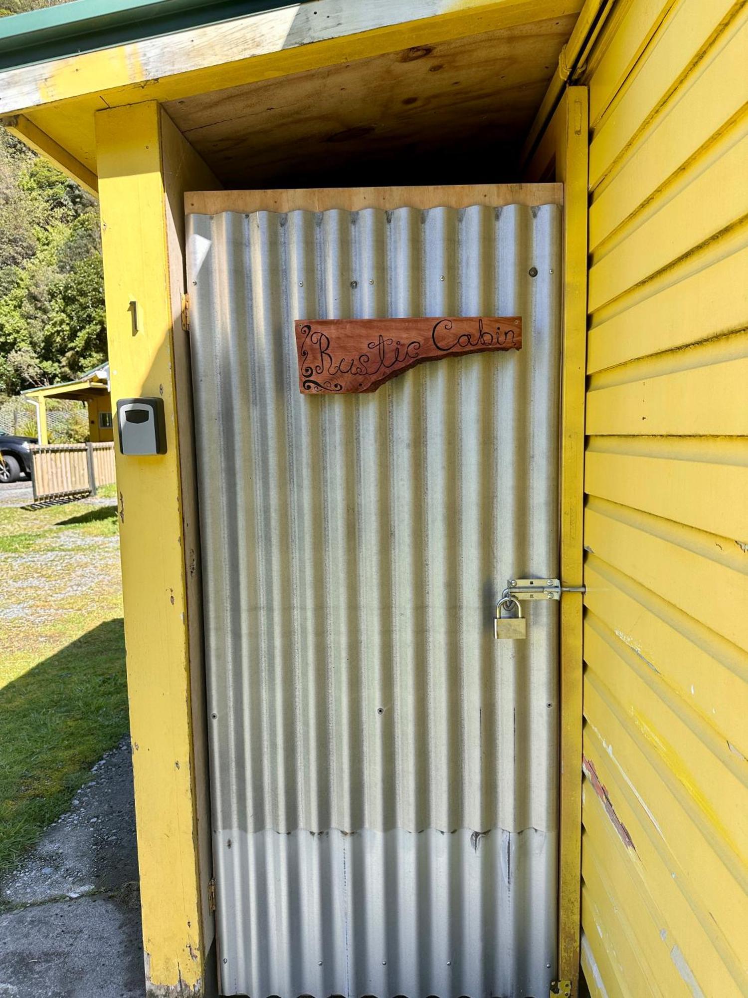 Villa Rustic, Basic Cosy Alpine Hut, In The Middle Of The Mountains à Otira Extérieur photo